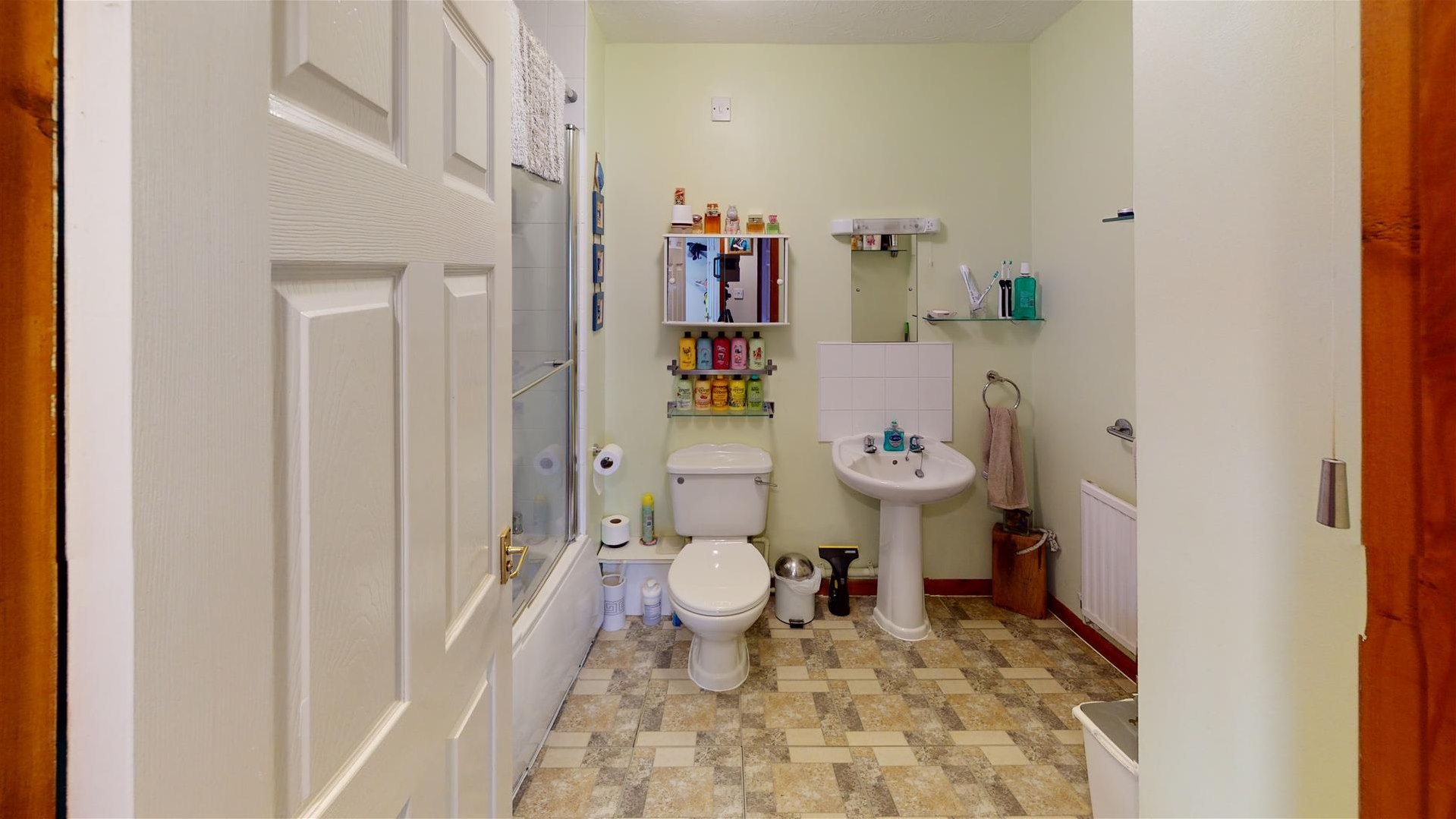 Flat-10-Rougemont-Bathroom.jpg