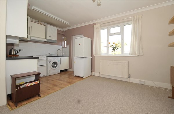 Ashburton Road ( 6 MONTH LET ONLY)